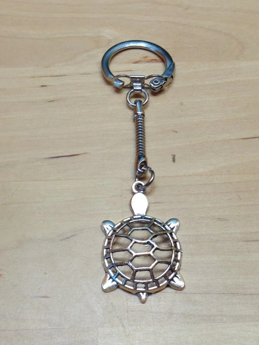 BEACH FASHION TURTLE SILHOUETTE RHODIUM SNAKE KEYCHAIN